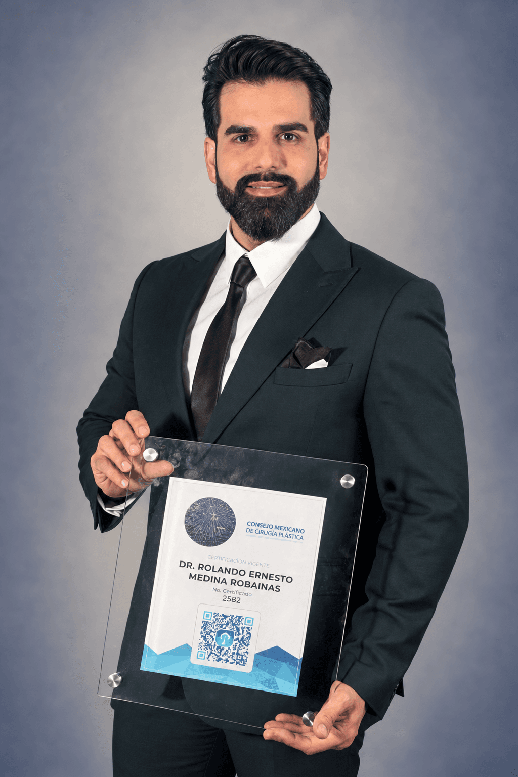 Dr. Rolando Medina